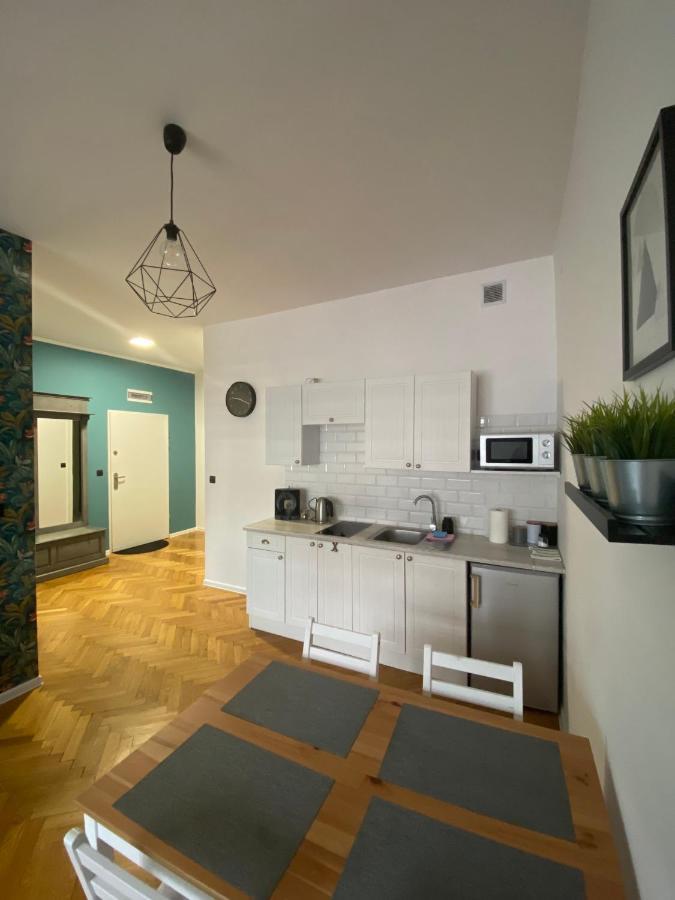 זיילונה גאורה Hostel Pod Topolami מראה חיצוני תמונה