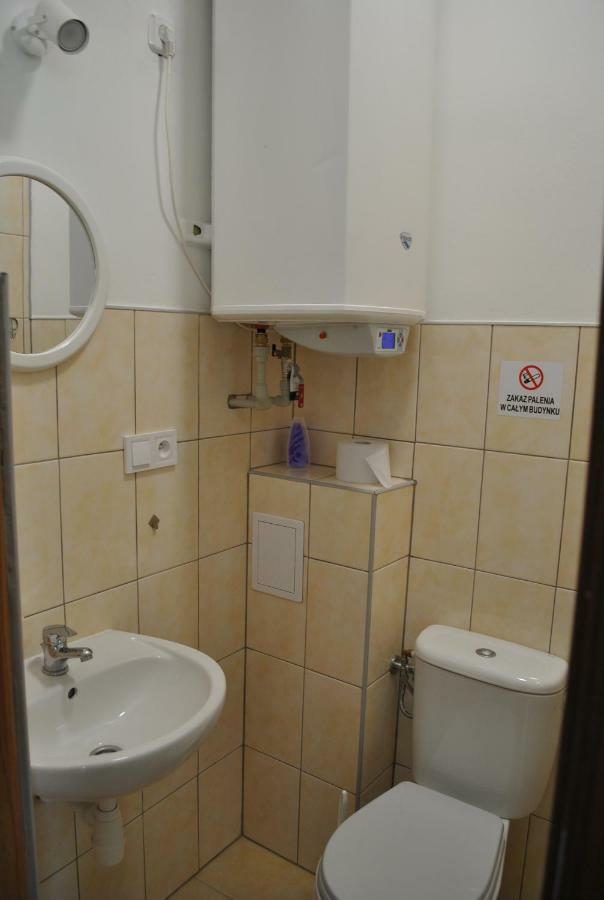 זיילונה גאורה Hostel Pod Topolami מראה חיצוני תמונה