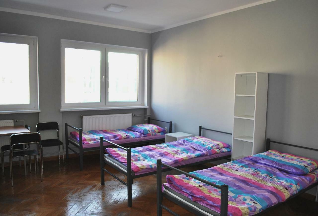 זיילונה גאורה Hostel Pod Topolami מראה חיצוני תמונה