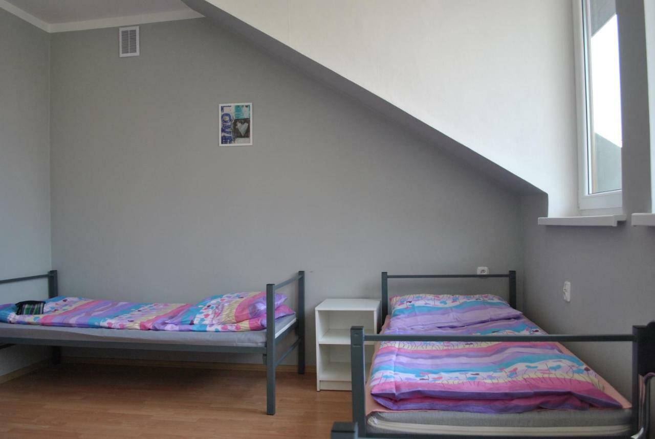 זיילונה גאורה Hostel Pod Topolami מראה חיצוני תמונה