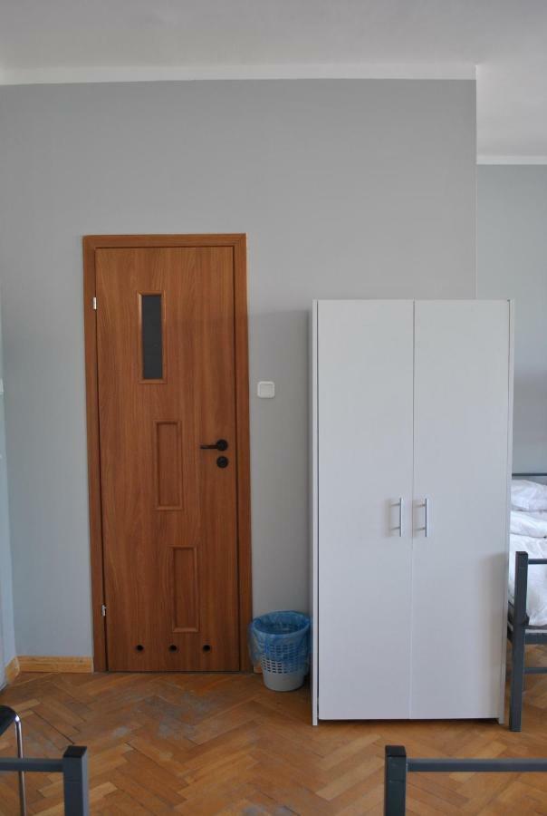 זיילונה גאורה Hostel Pod Topolami מראה חיצוני תמונה