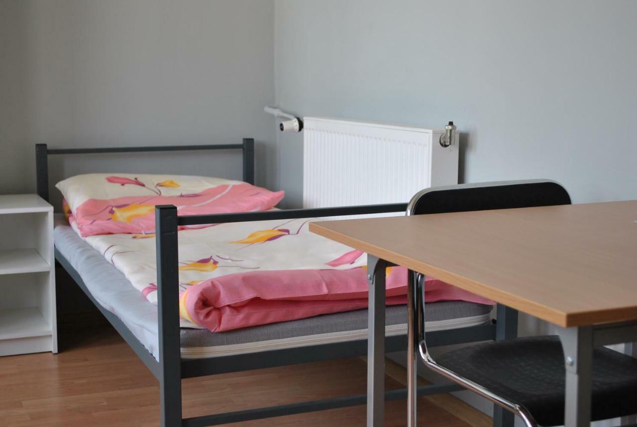 זיילונה גאורה Hostel Pod Topolami מראה חיצוני תמונה