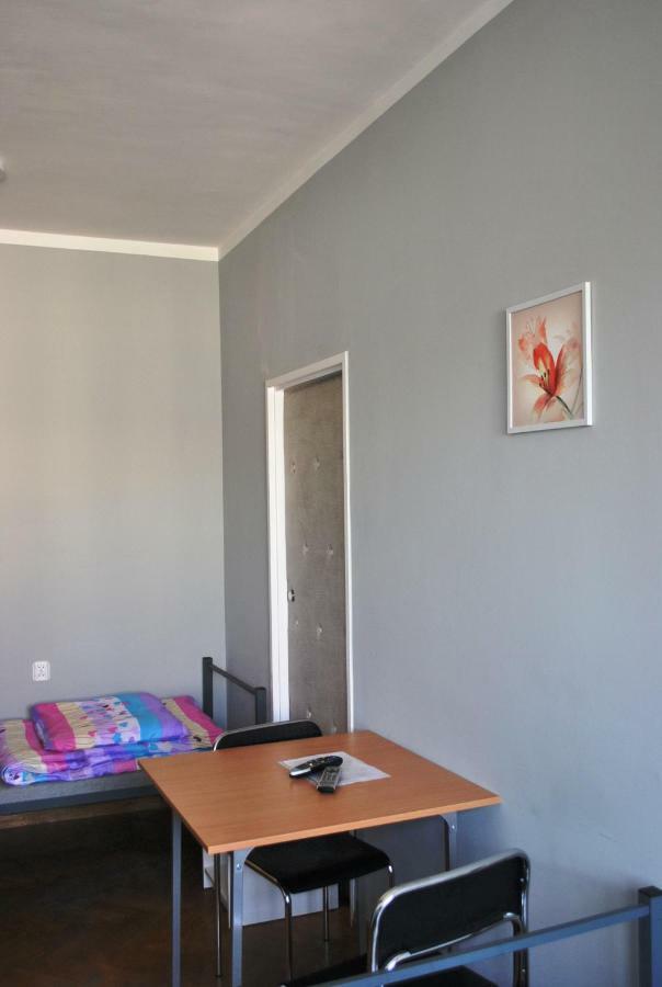 זיילונה גאורה Hostel Pod Topolami מראה חיצוני תמונה